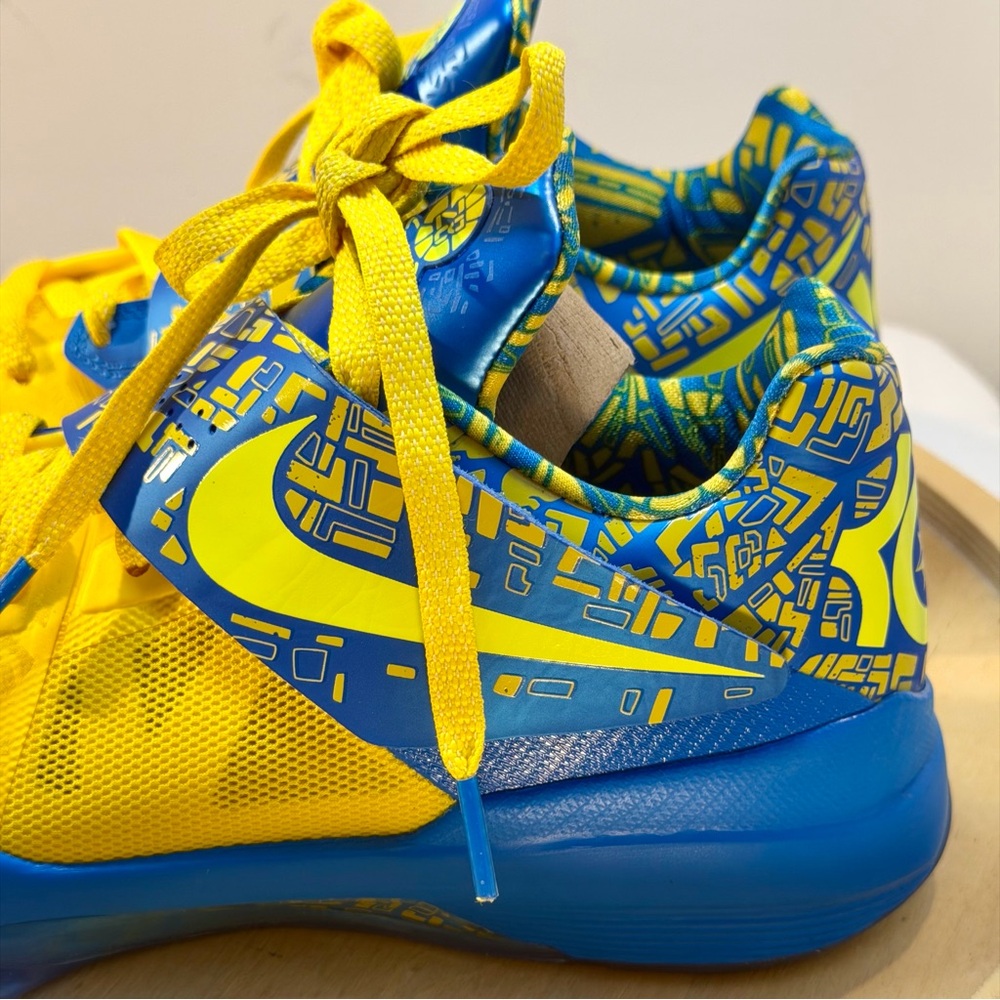 Nike KD 4 Basketball Shoes - Picture 4 of 9